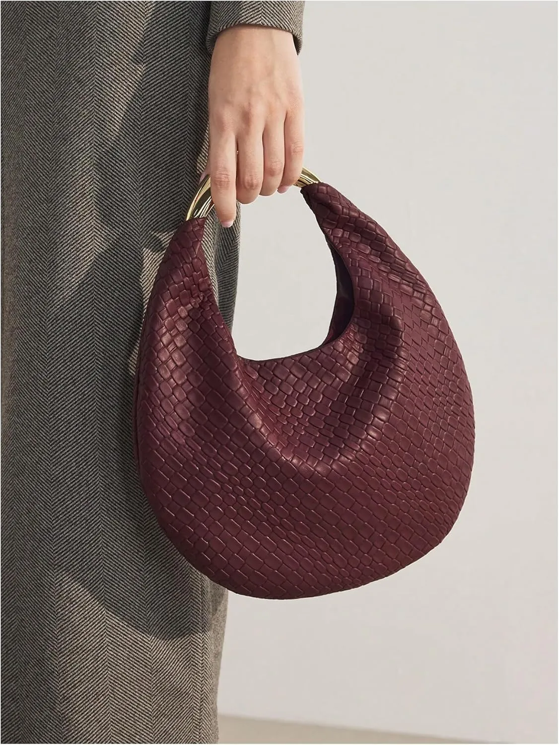 QWINEE Women's Woven Handbag Elegant Clutch Purse Metal Top Handle Cresent Evening Bag Retro PU Leather Clutch Purse