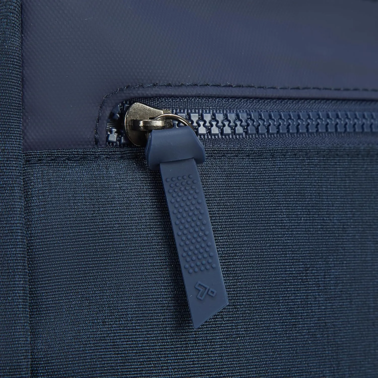 Travelon Anti-Theft Metro Saddle Crossbody