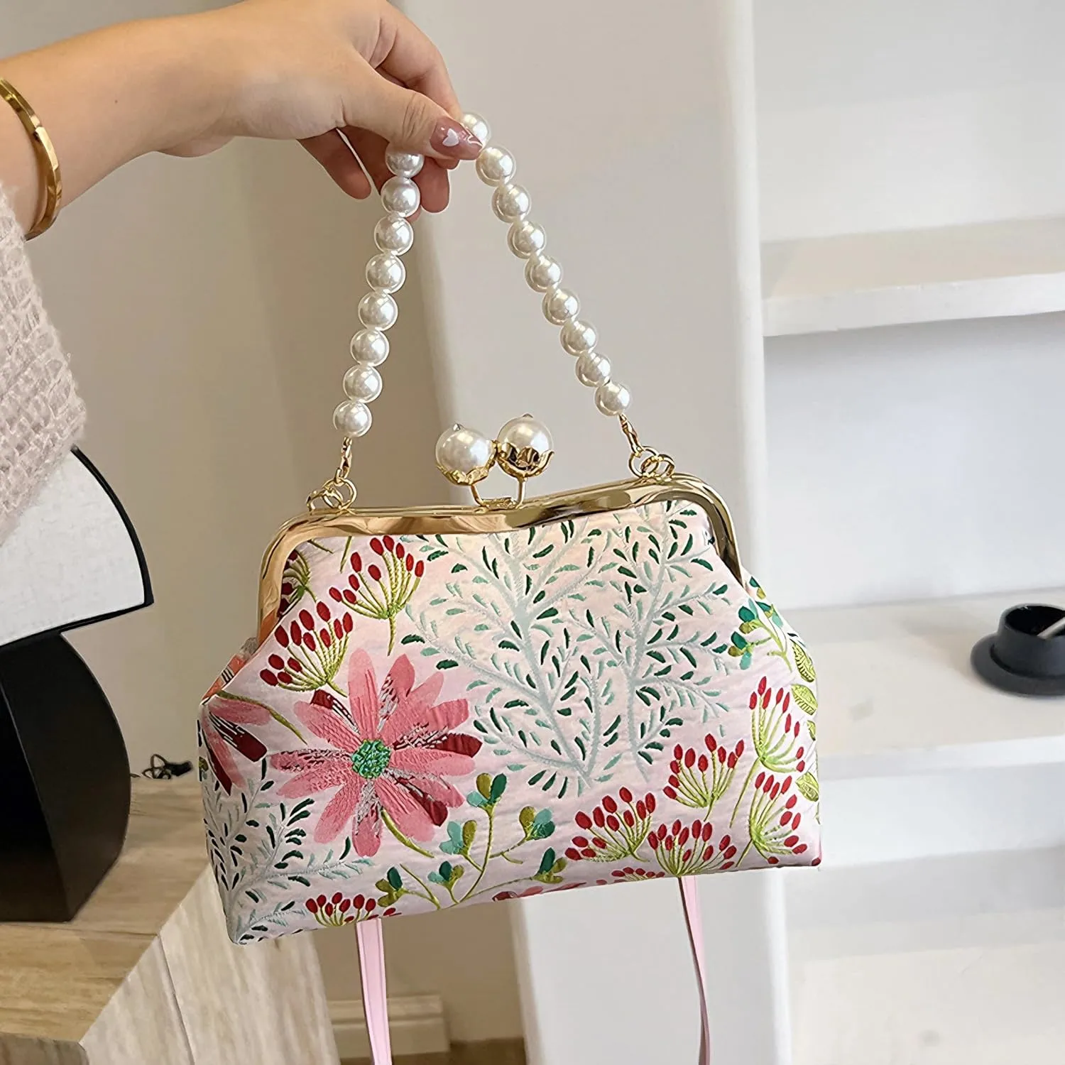 Women Vintage Floral Embroidered Top Handle Handbag Kiss Lock Elegant Clutch Purse Small Pearl Crossbody Bag