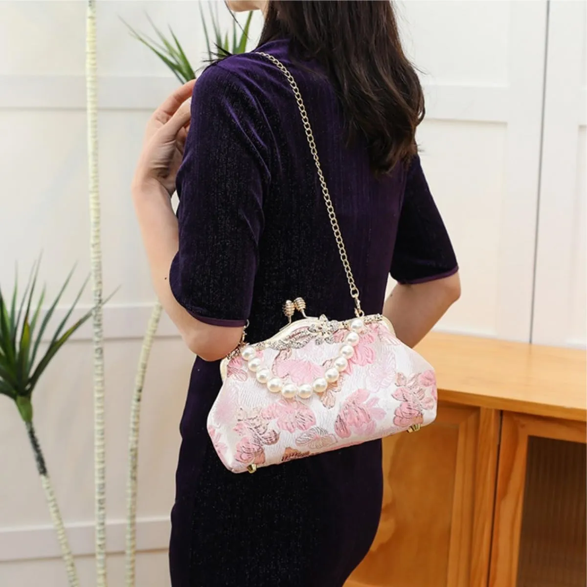 Women's Phalaenopsis Floral Pearl Evening Purse Pearl Shoulder Crossbody Bags for Wedding Party Everyday Outfits
